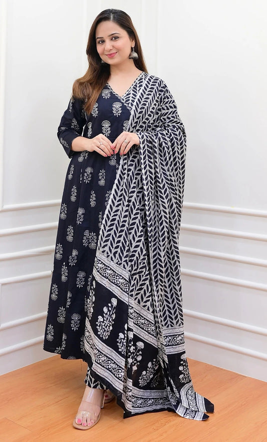 Women Block Printed Kurta Set with Dupatta In Black Color