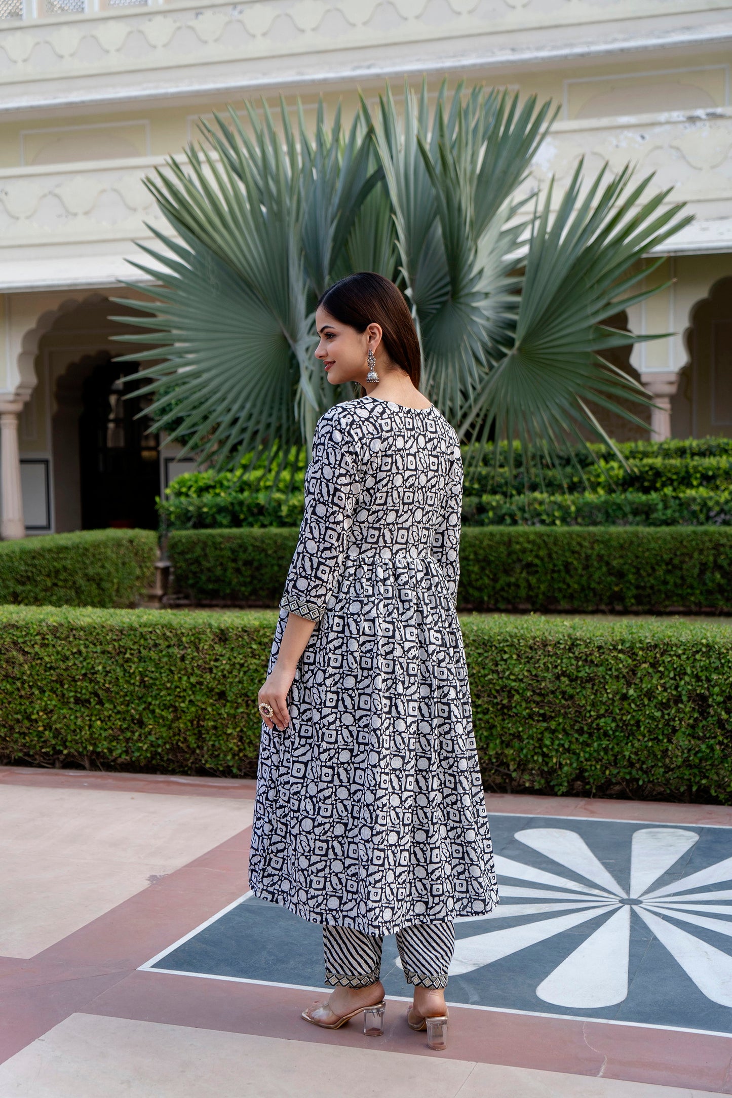 Women Embroidered Kurta and Pant Set with Dupatta in Black and White color