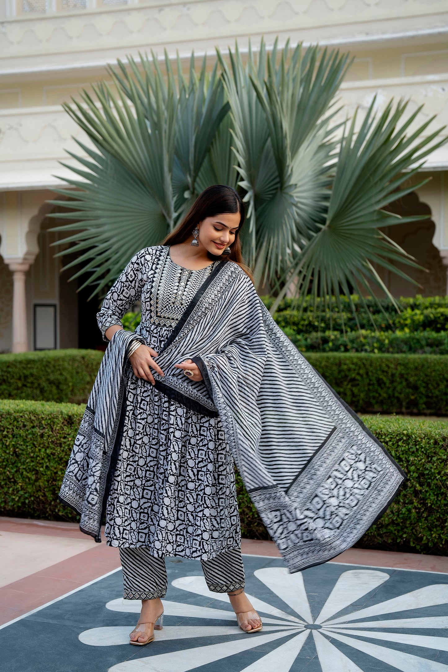 Women Embroidered Kurta and Pant Set with Dupatta in Black and White color