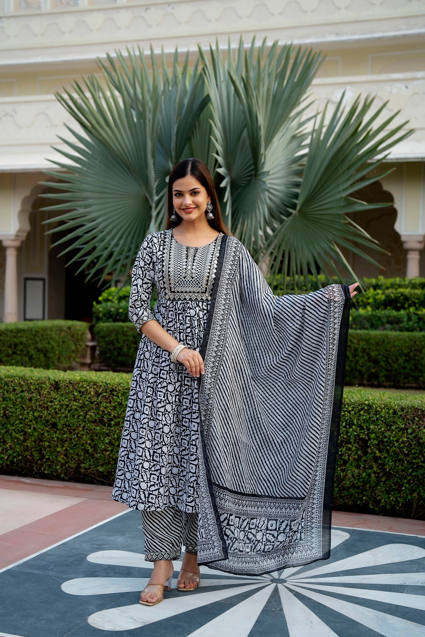 Women Embroidered Kurta and Pant Set with Dupatta in Black and White color