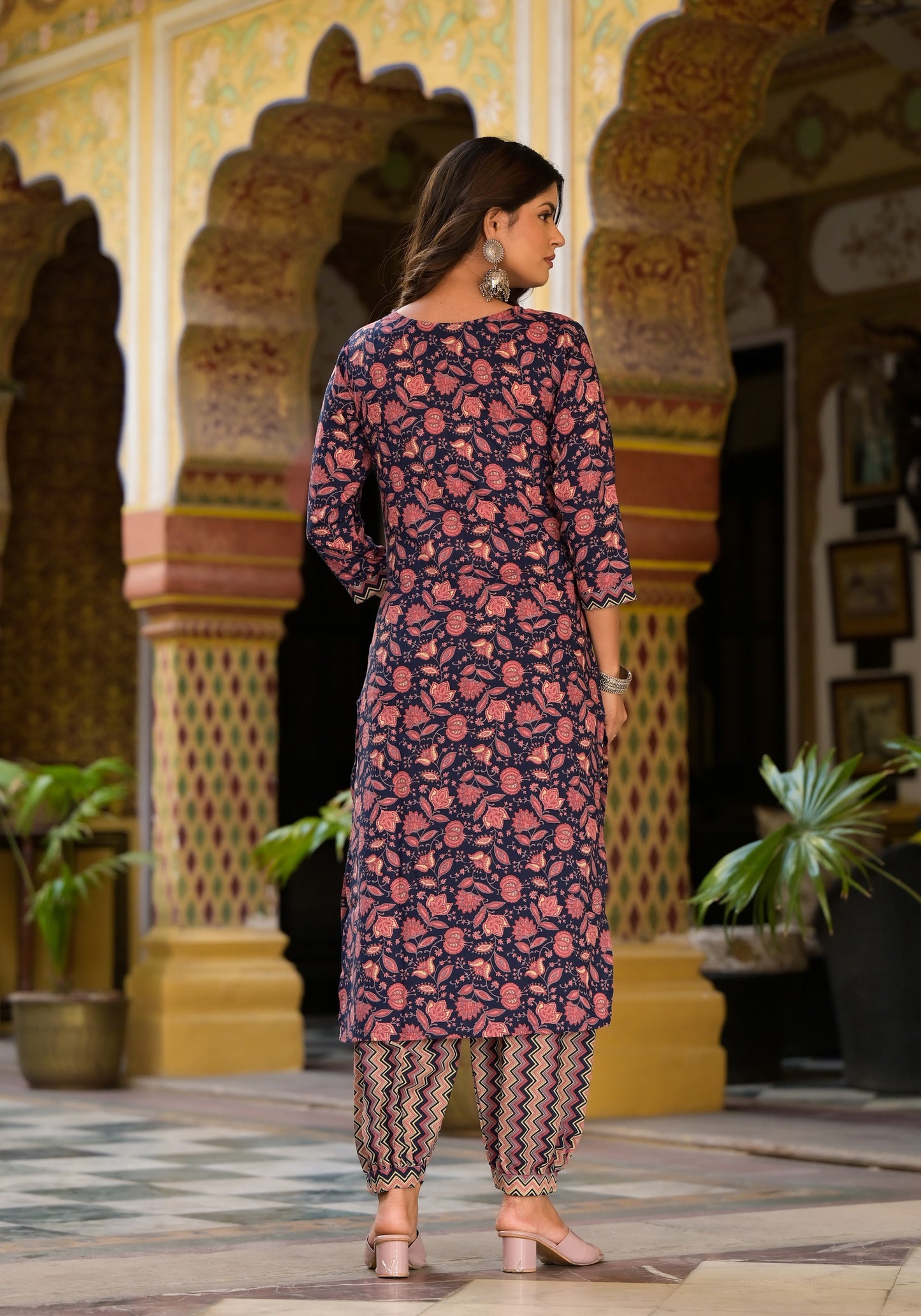 Women Printed Kurta Set With Pant and dupatta