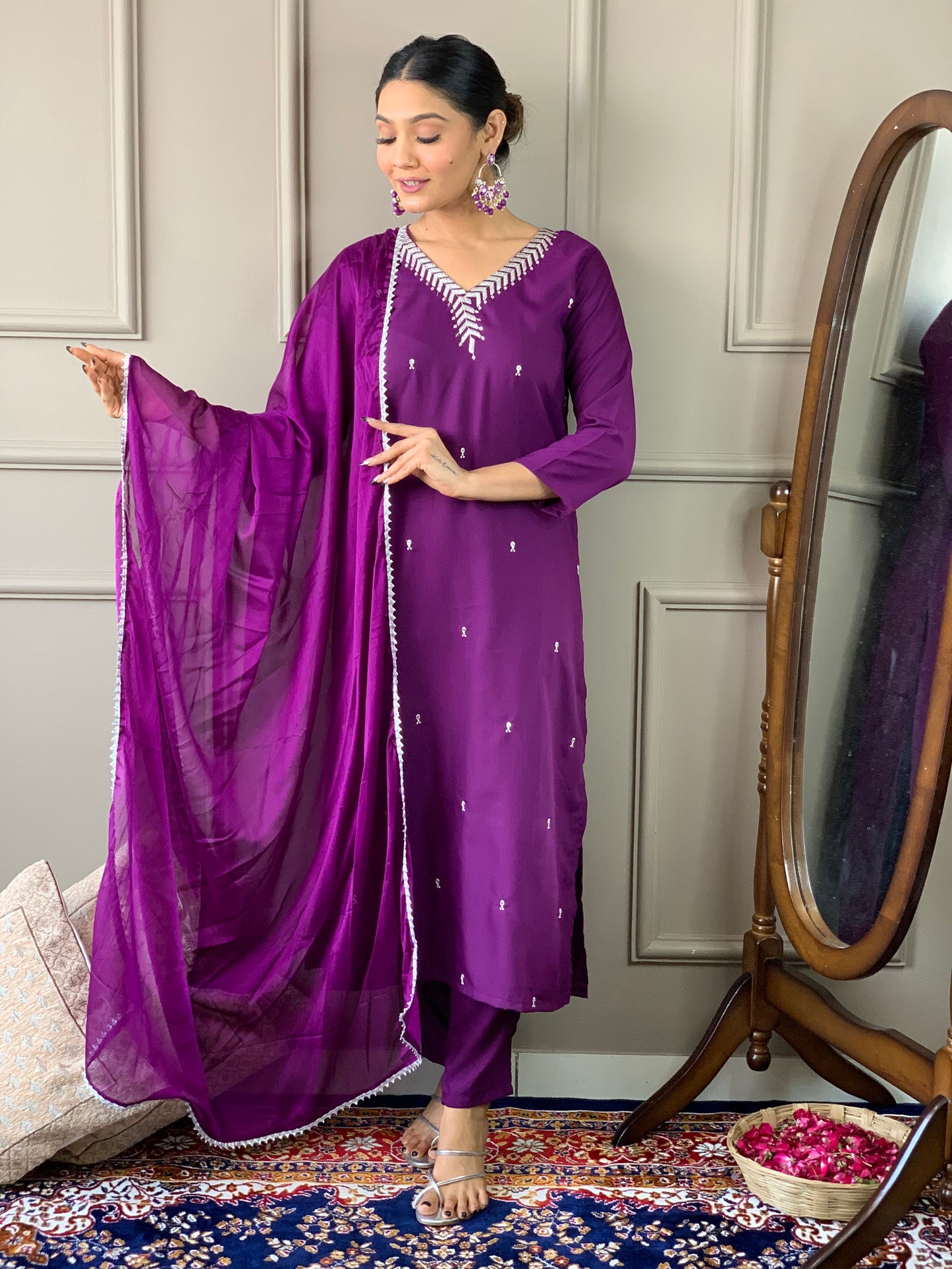 Designer Kurta set with Knee Bottom Pant and Plain Dupatta