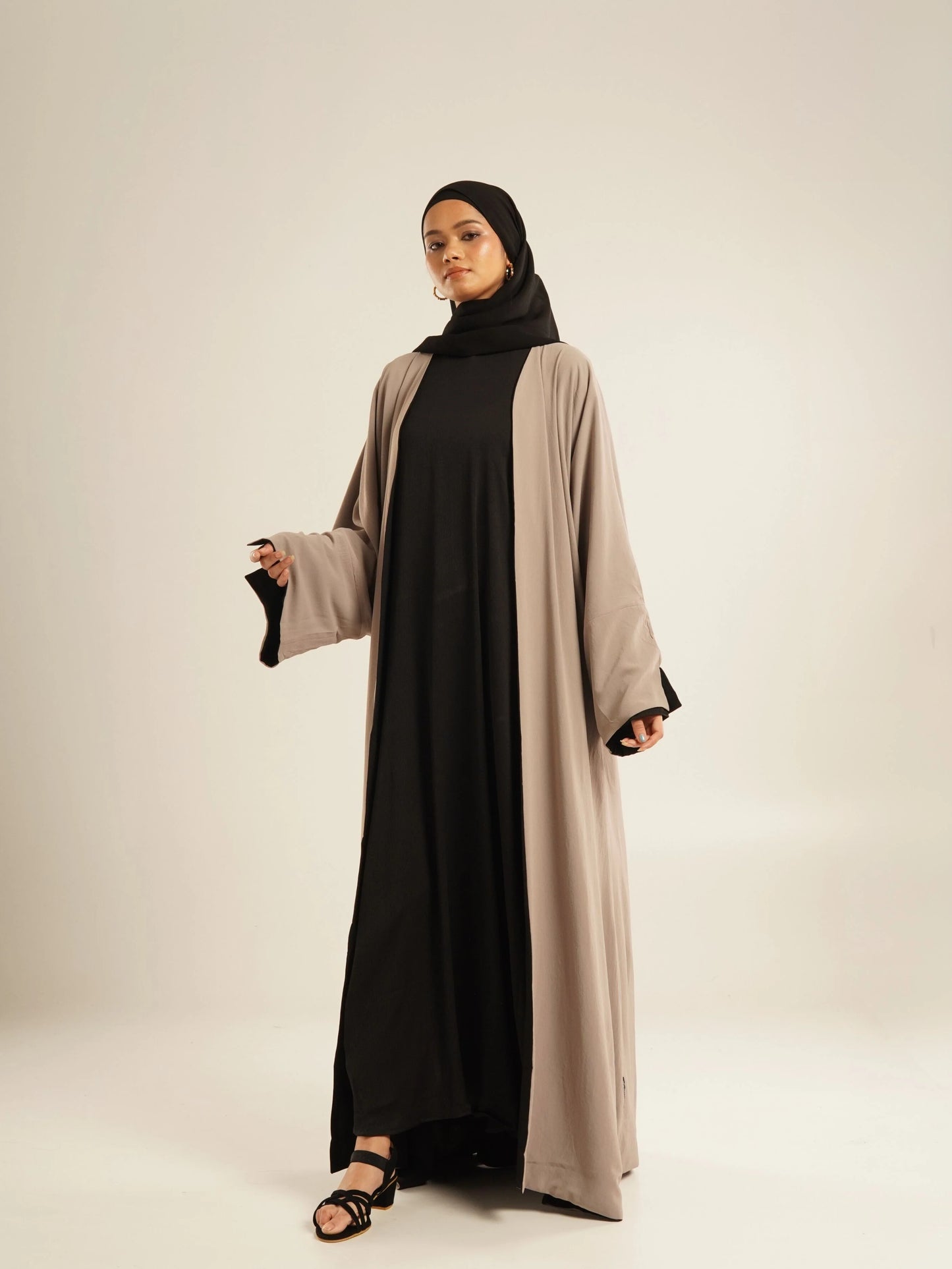 REVERSIBLE ABAYA - GREY & BLACK