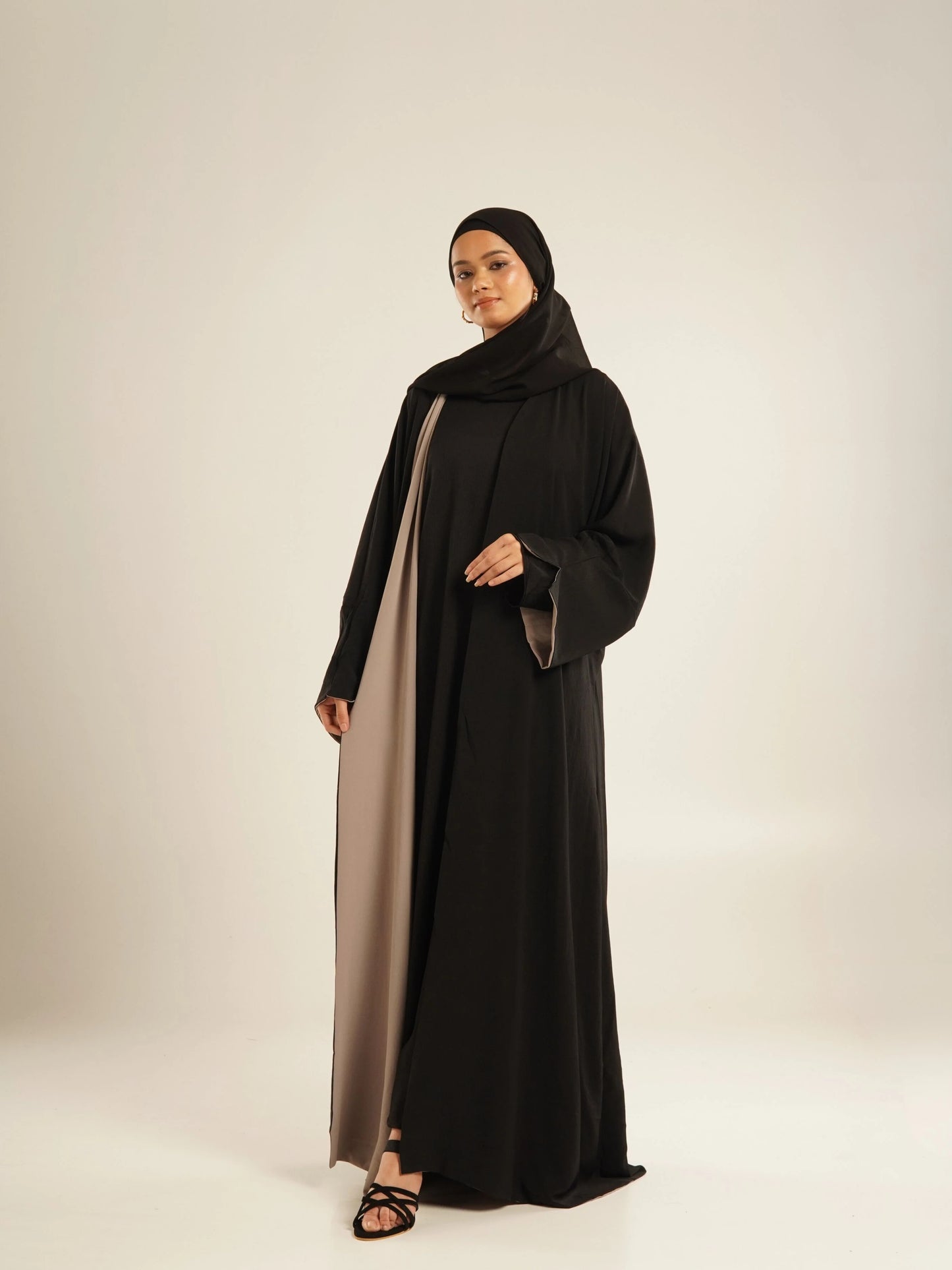 REVERSIBLE ABAYA - GREY & BLACK