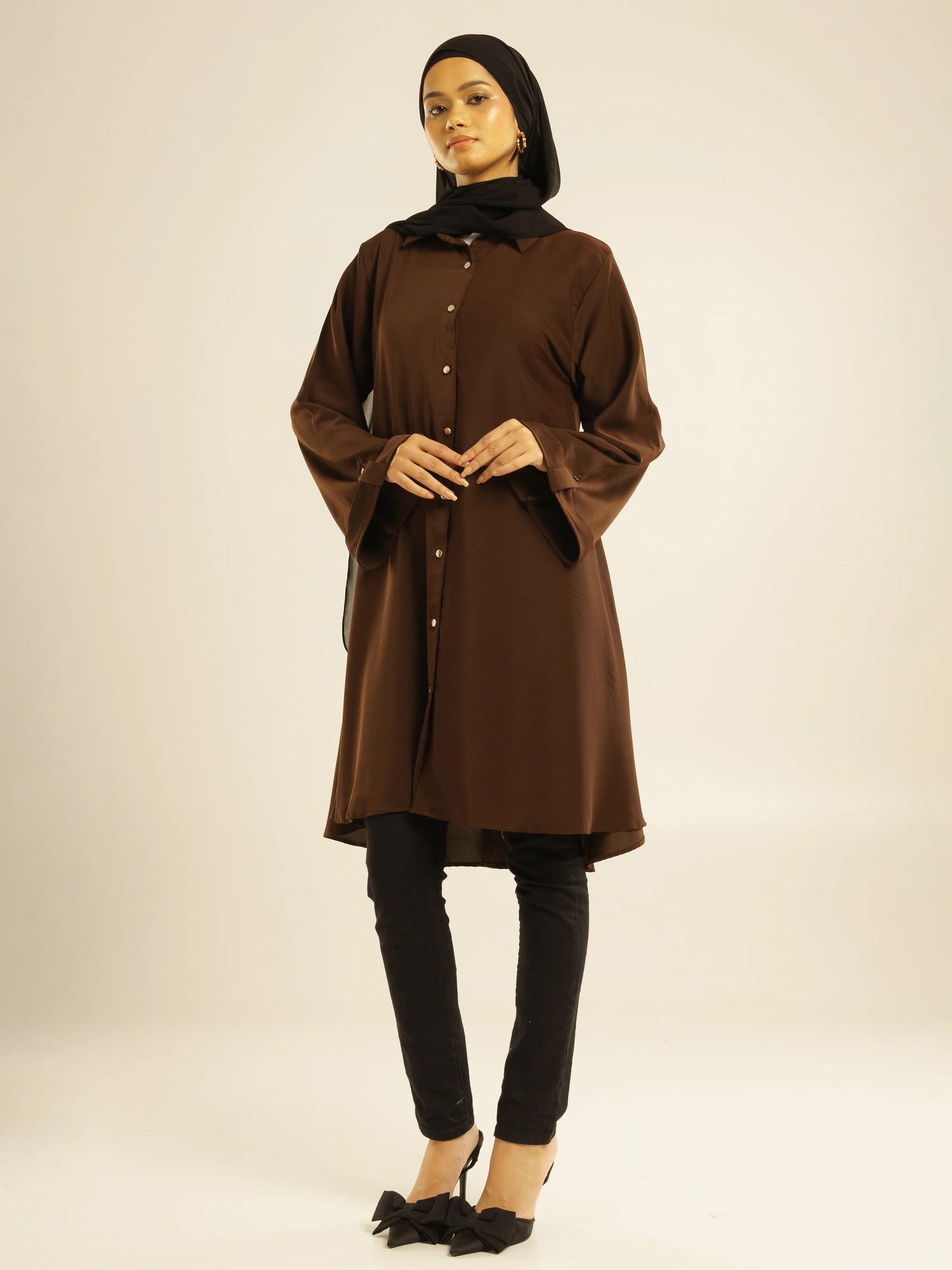 SLEEK SATIN SHIRT - BROWN