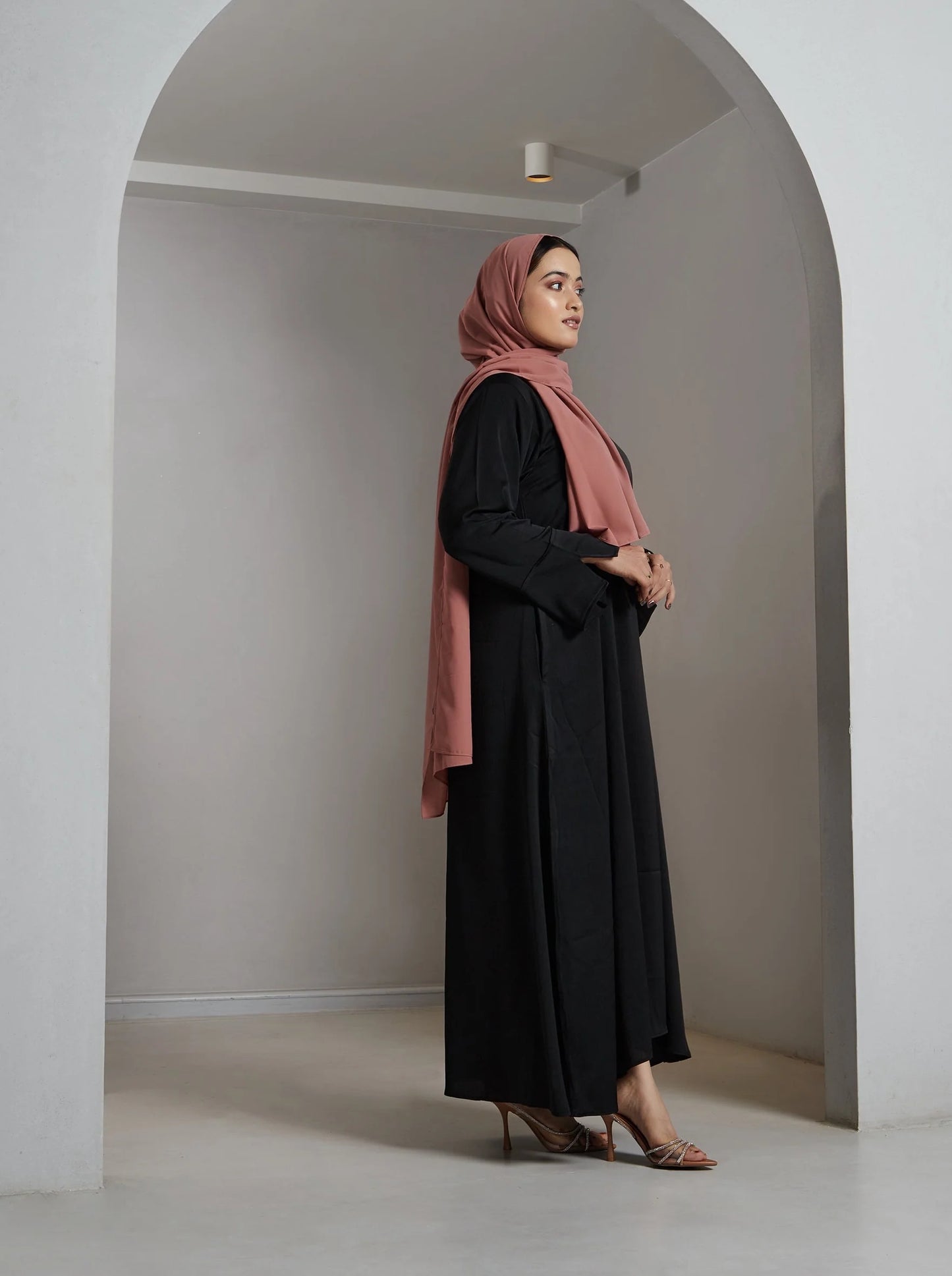 HEATHER ABAYA - BLACK