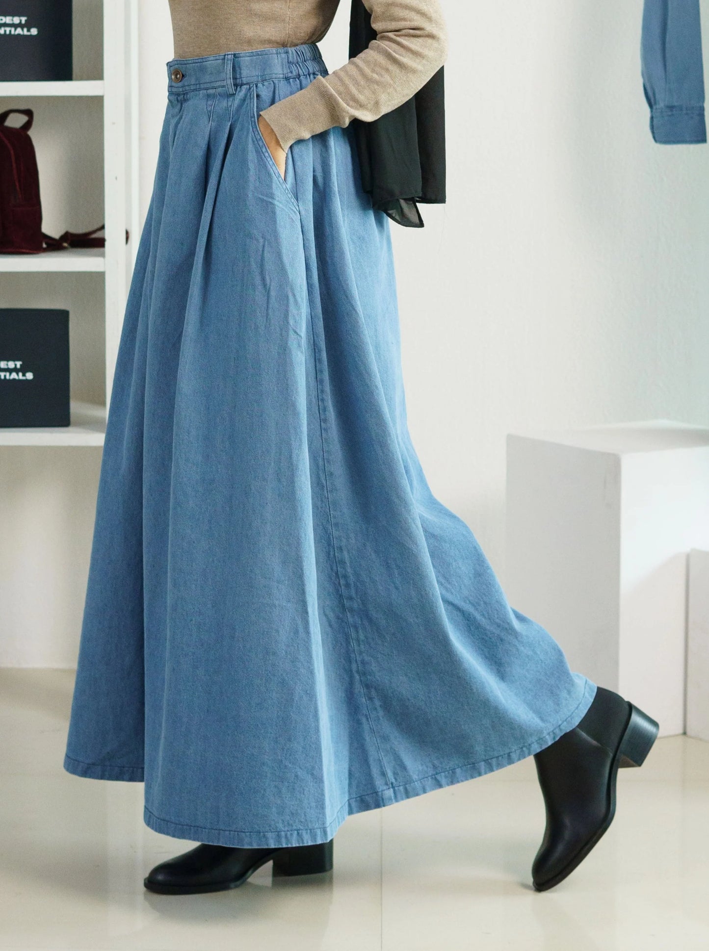 PLEATED DENIM SKIRT