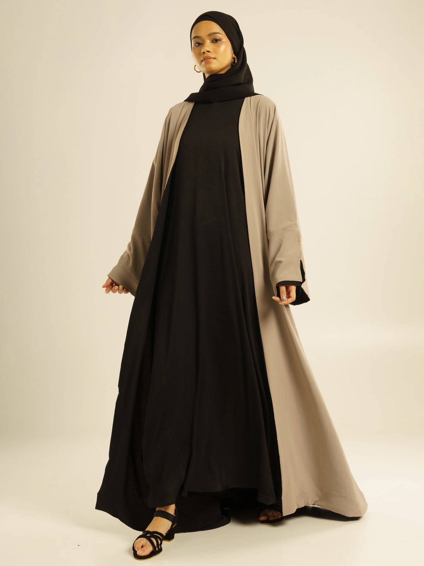 REVERSIBLE ABAYA - GREY & BLACK